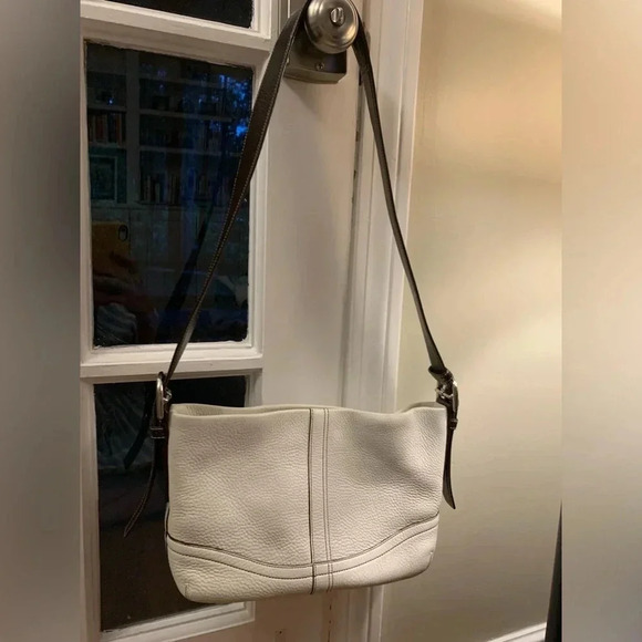 Coach Off White Pebbled Leather Shoulder Bag F10942 - Picture 2 of 15